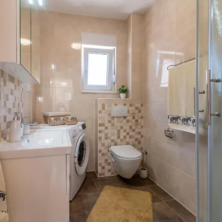 Apartament Gagula With Jacuzzi *