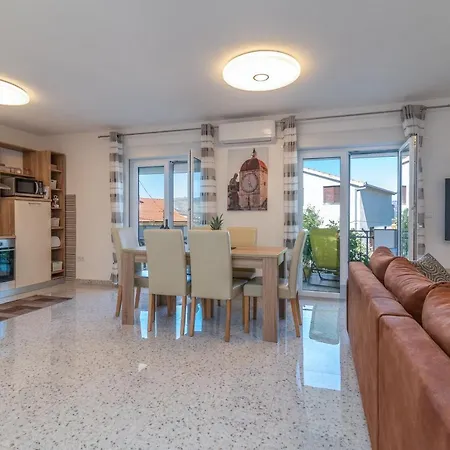 Apartament Gagula With Jacuzzi Trogir