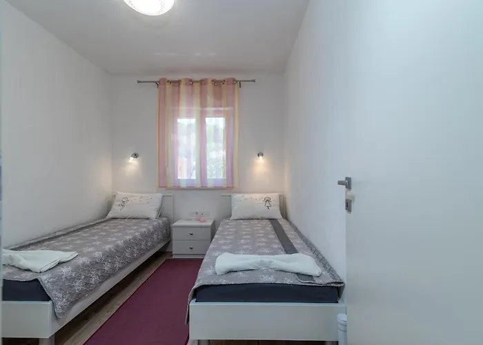 Gagula With Jacuzzi Apartment *