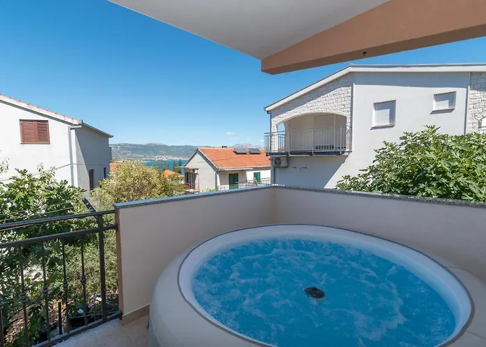 Gagula With Jacuzzi Apartment *