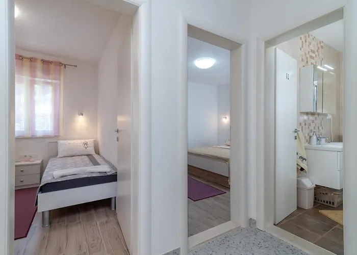 Apartment Gagula With Jacuzzi Trogir