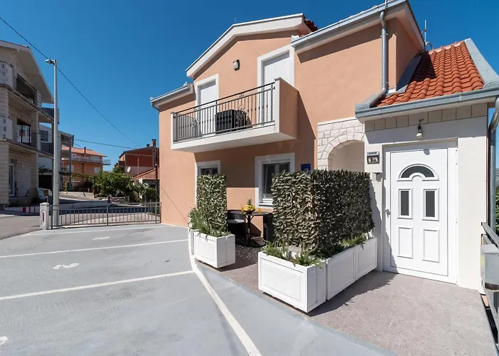 Gagula With Jacuzzi Apartament *