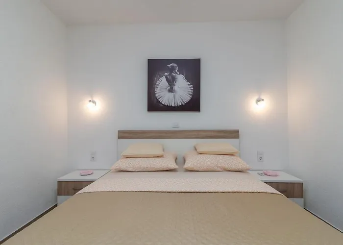 Apartment Gagula With Jacuzzi Trogir