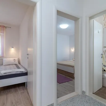 Appartement Gagula With Jacuzzi Trogir